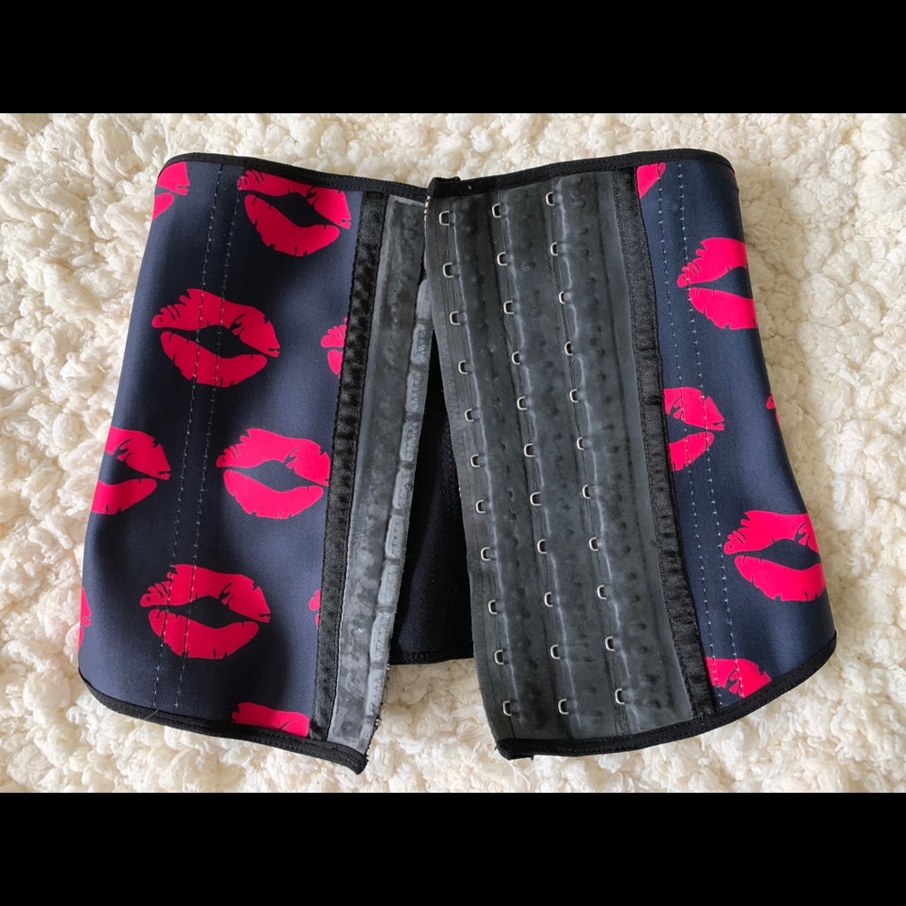 Waist trainer